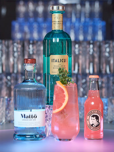 Mattō Rosolio - Einzigartiger Cocktail mit Gin Mattō, Italicus Rosolio, Grapefruit Bitters und Thomas Henry Pink Grapefruit